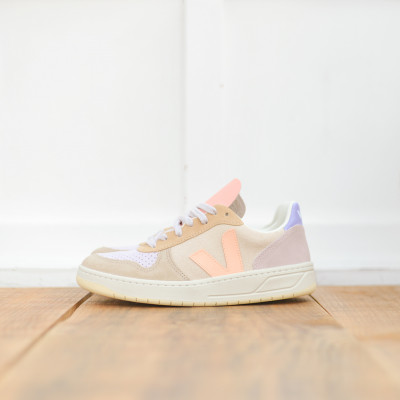V-10 Suede
