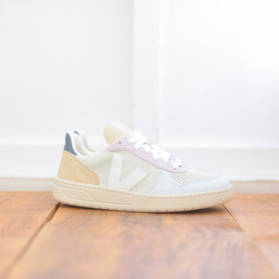 V-10 Suede